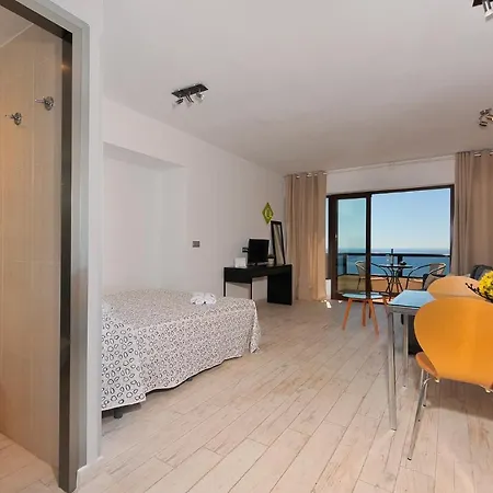Aloha Playa Canovas Benalmádena